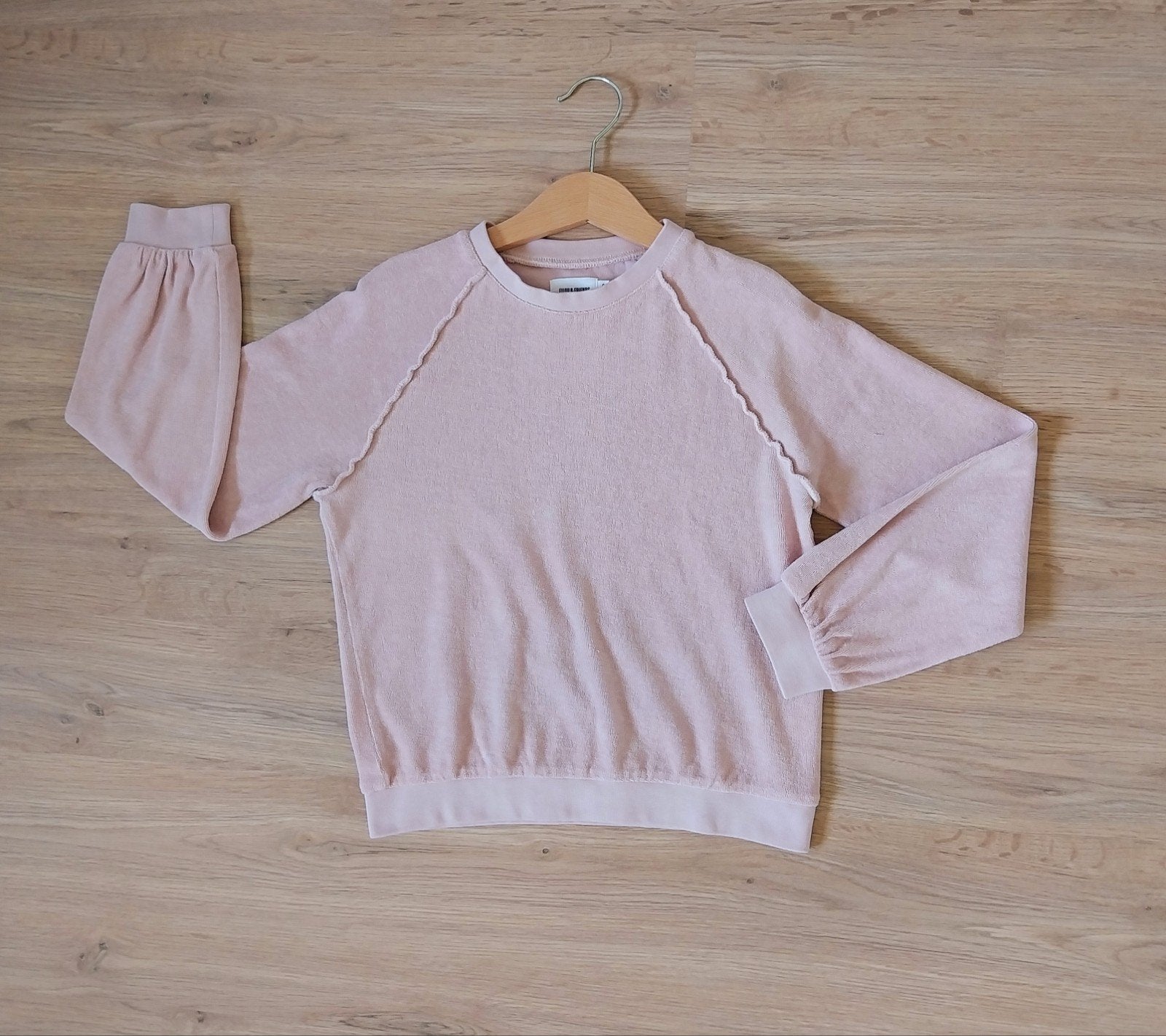 Pull léger super doux couleur saumon signé Filou and Friends, Enfants & Bébés, Vêtements enfant | Taille 128, Enlèvement ou Envoi