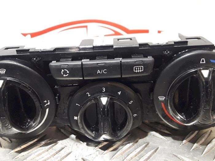 Panneau de commandes chauffage d'un Peugeot 208, -, 3 mois de garantie, Utilisé, -