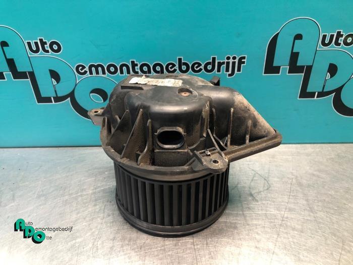 Moteur de ventilation chauffage d'un Opel Vivaro (Vivaro 01-, Autos : Pièces & Accessoires, -, Opel, 3 mois de garantie, Utilisé