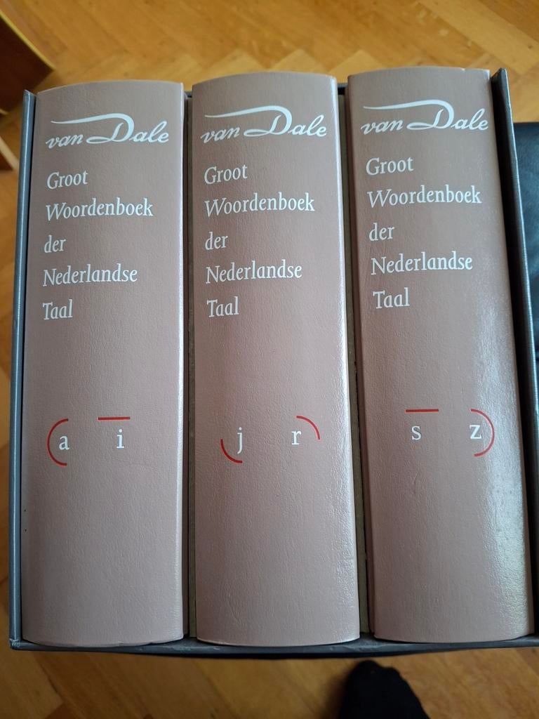 Dictionnaire Van Dale de la langue néerlandaise, Enlèvement, Van Dale, Néerlandais