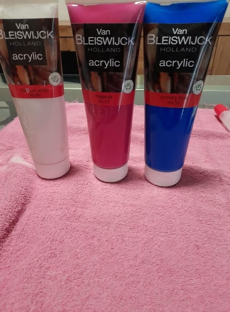 3 tuben acrylic verf, Enlèvement