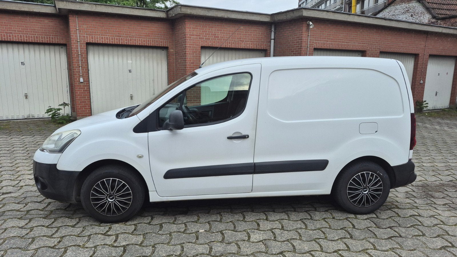 camion léger citroen berlingo 1.6hdi automatic 2014 220 000, Autos, Achat, Citroën, Automatique, Particulier