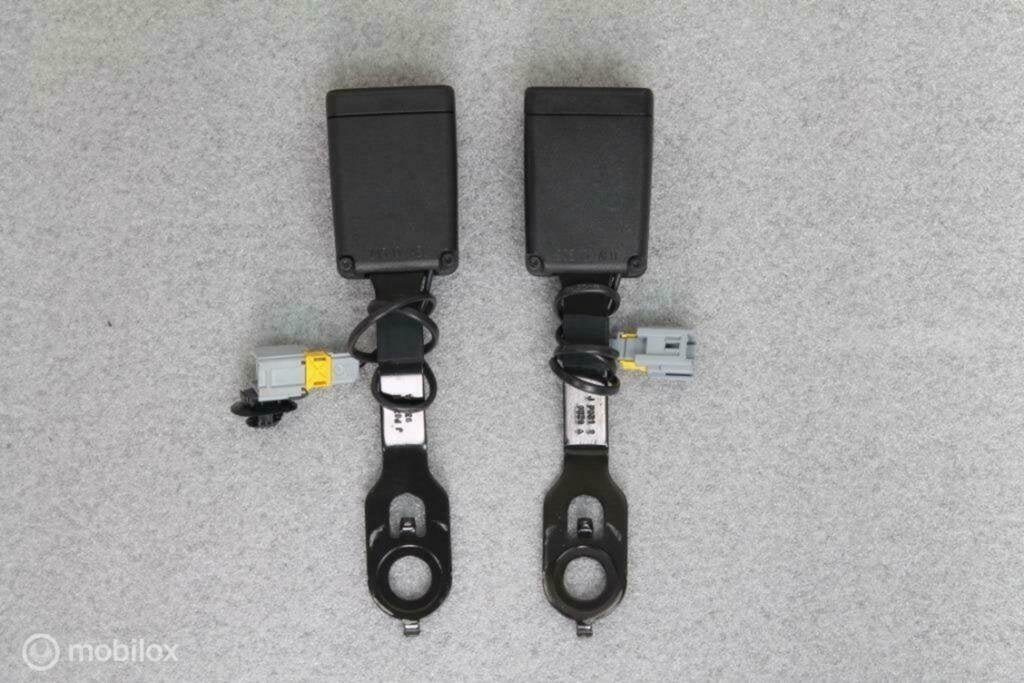 Récepteur de ceinture G ou D Peugeot 208 (2012-....), Auto-onderdelen, Interieur en Bekleding