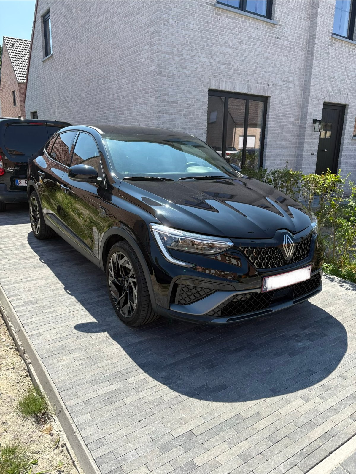 Renault Arkana 04/2024, Auto's, Renault, Arkana, 4 cilinders, Zwart, 5 zetels