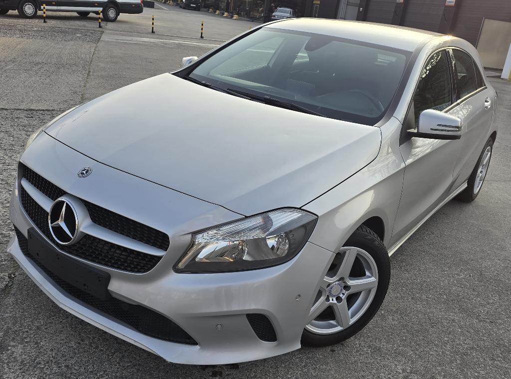 MERCEDES A 180 2018 AIRCO/GPS/CRUISE/124000 KM/EURO 6, Auto's, Mercedes-Benz, Euro 6, Parkeersensor, Bedrijf, 5 deurs