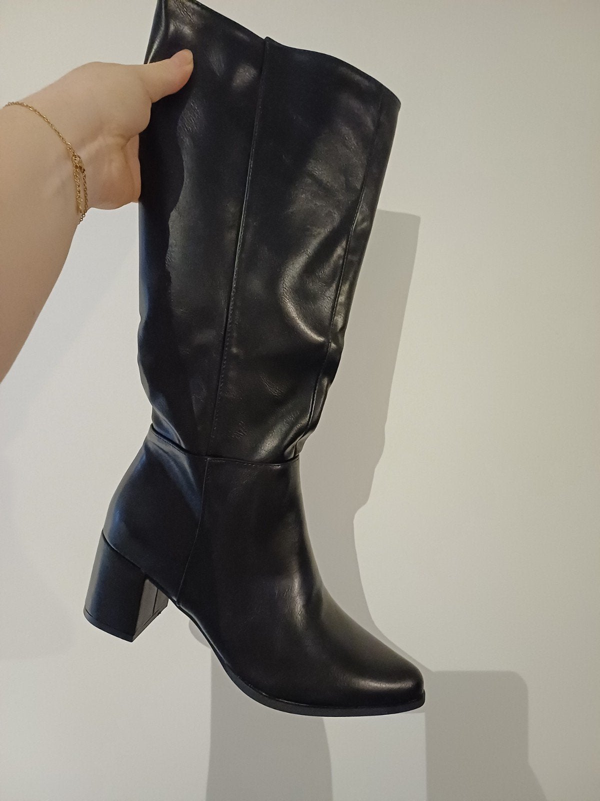 zwarte kniehoge laarzen maat 40, Kleding | Dames, Schoenen, Ophalen, Hoge laarzen, Ideal shoes, Zwart