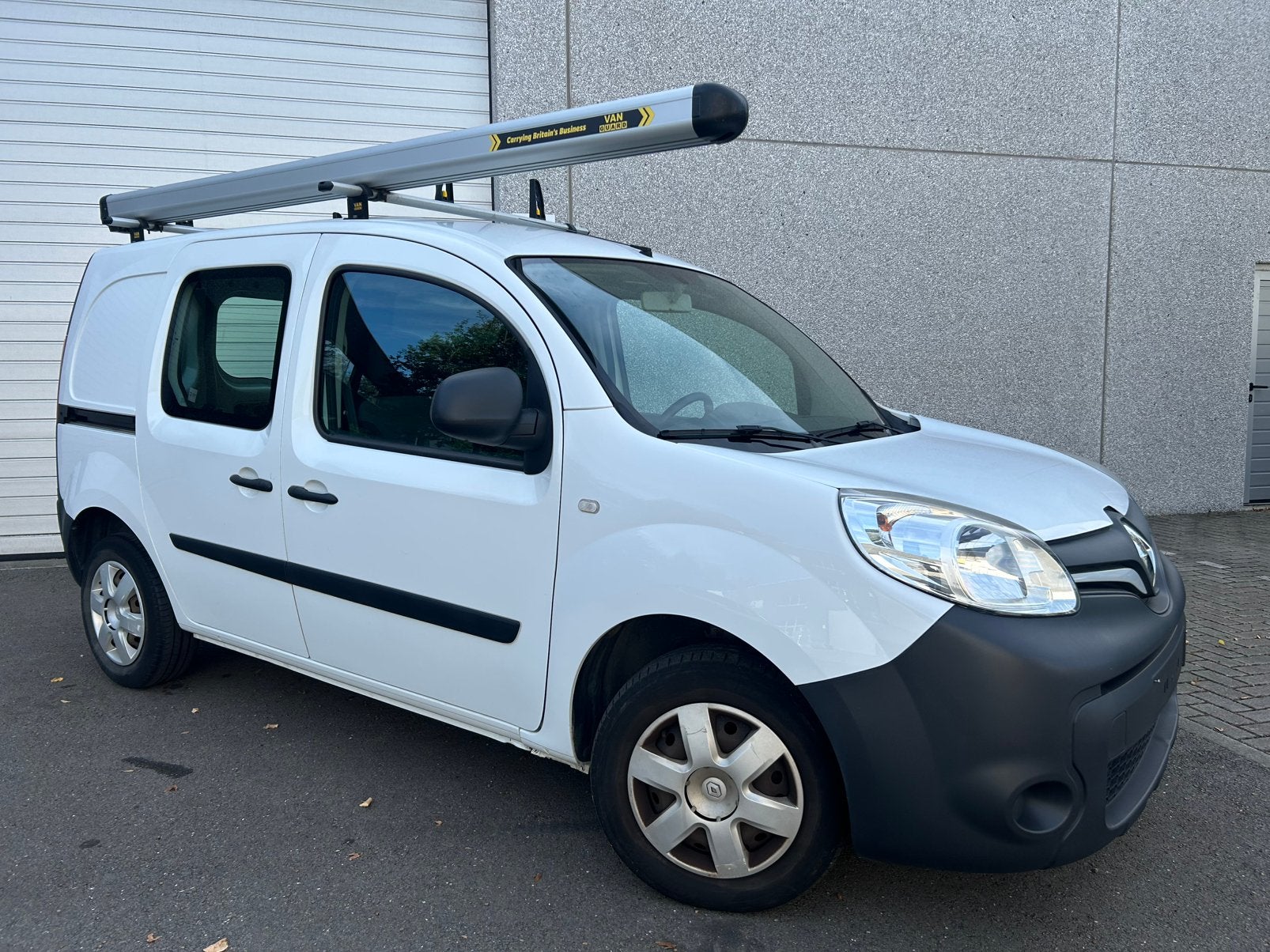 Renault kangoo 1.5dci lichte vracht/ airco/ dakrek/ 85.000km, Autos, Entreprise, 2 places, Entretenue par le concessionnaire, Noir