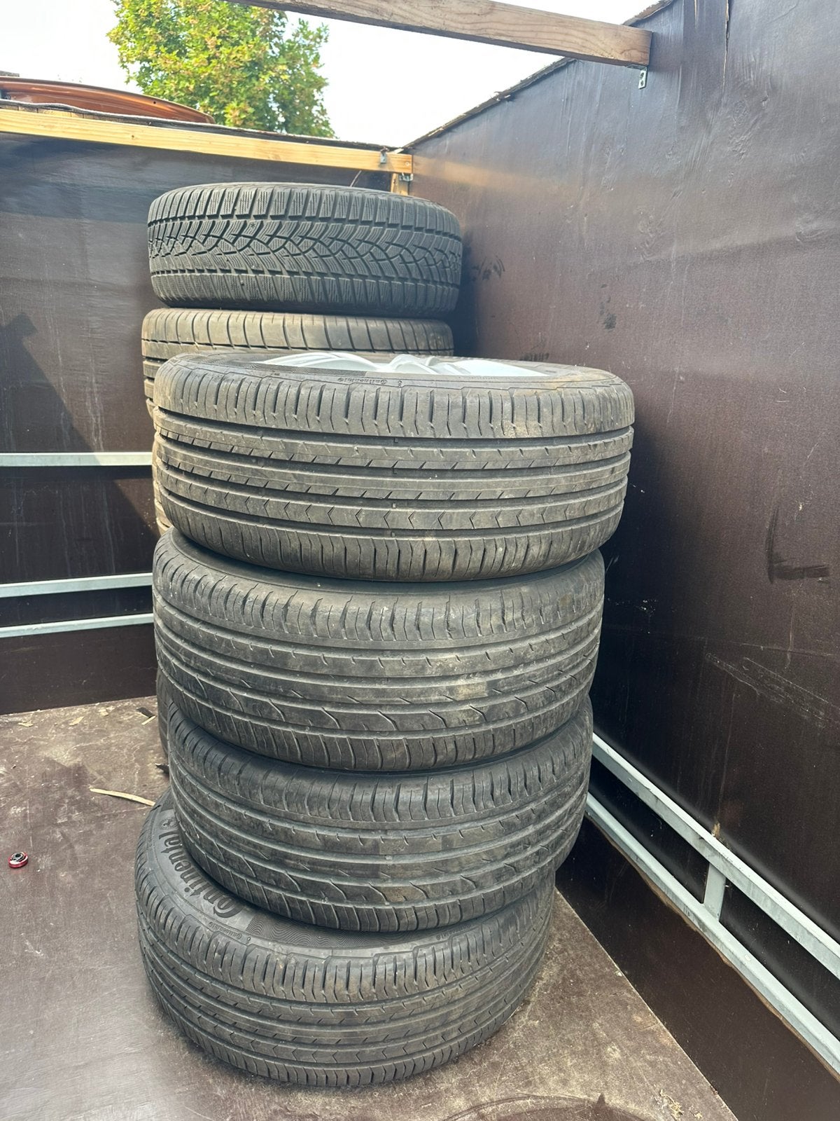 17" Alutec velenset + Continental 225/55/17, Ophalen, Zo goed als nieuw