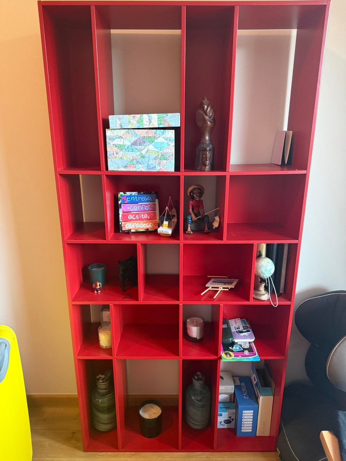 Bibliothèque en bois 86 x 175 cm - rouge - Habitat, Maison & Meubles, Moins de 25 cm, Utilisé, 50 à 100 cm, Autres essences de bois