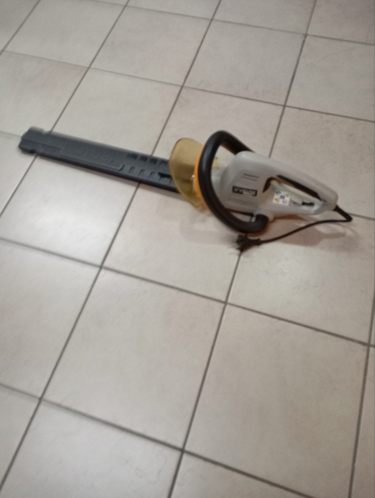 Heggenschaar te koop, Ophalen