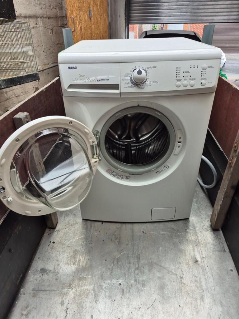 lave - linge zanussi ( prix 120 euros ), 1200 à 1600 tours, 6 à 8 kg, Enlèvement, Utilisé