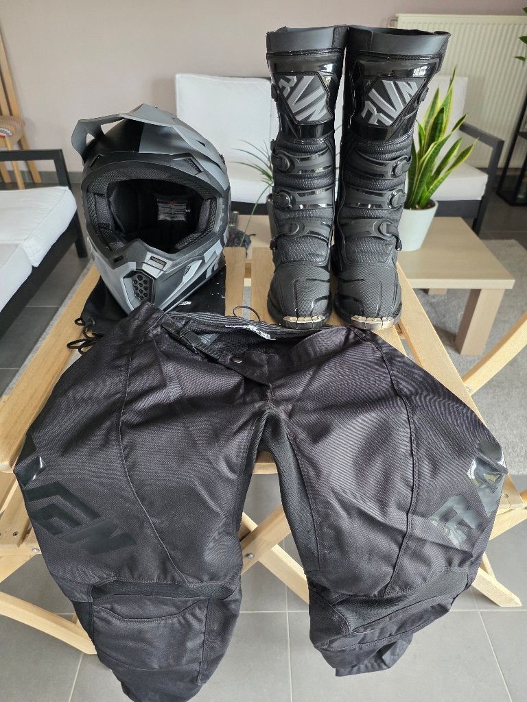 Raven Helm, Laarzen en Broek - Slechts één keer gedragen, Overige merken, Heren, Nieuw zonder kaartje, L