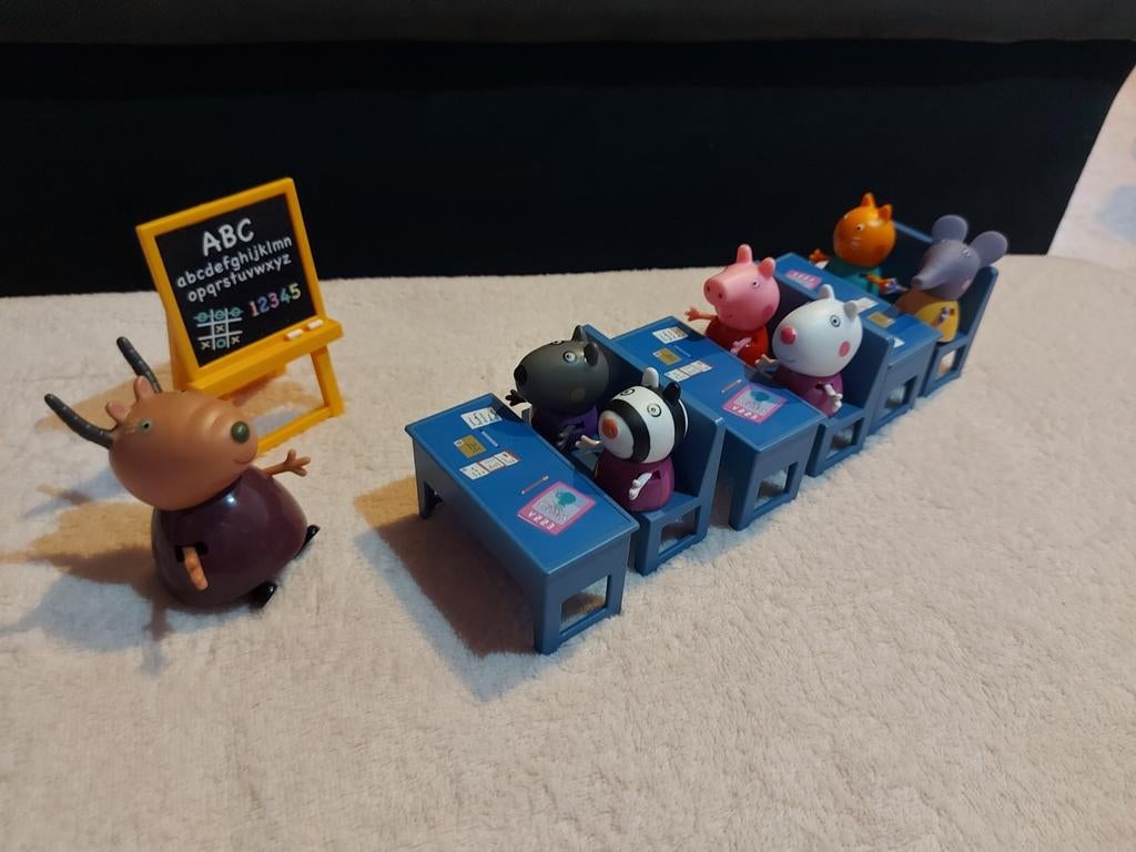 Peppa Pig salle de classe, Enlèvement