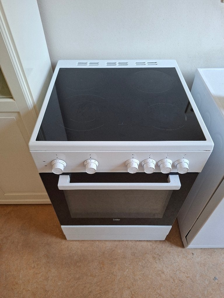 Cuisiniere electrique beko, Ophalen, Gebruikt, Tussenbouw, 4 kookzones