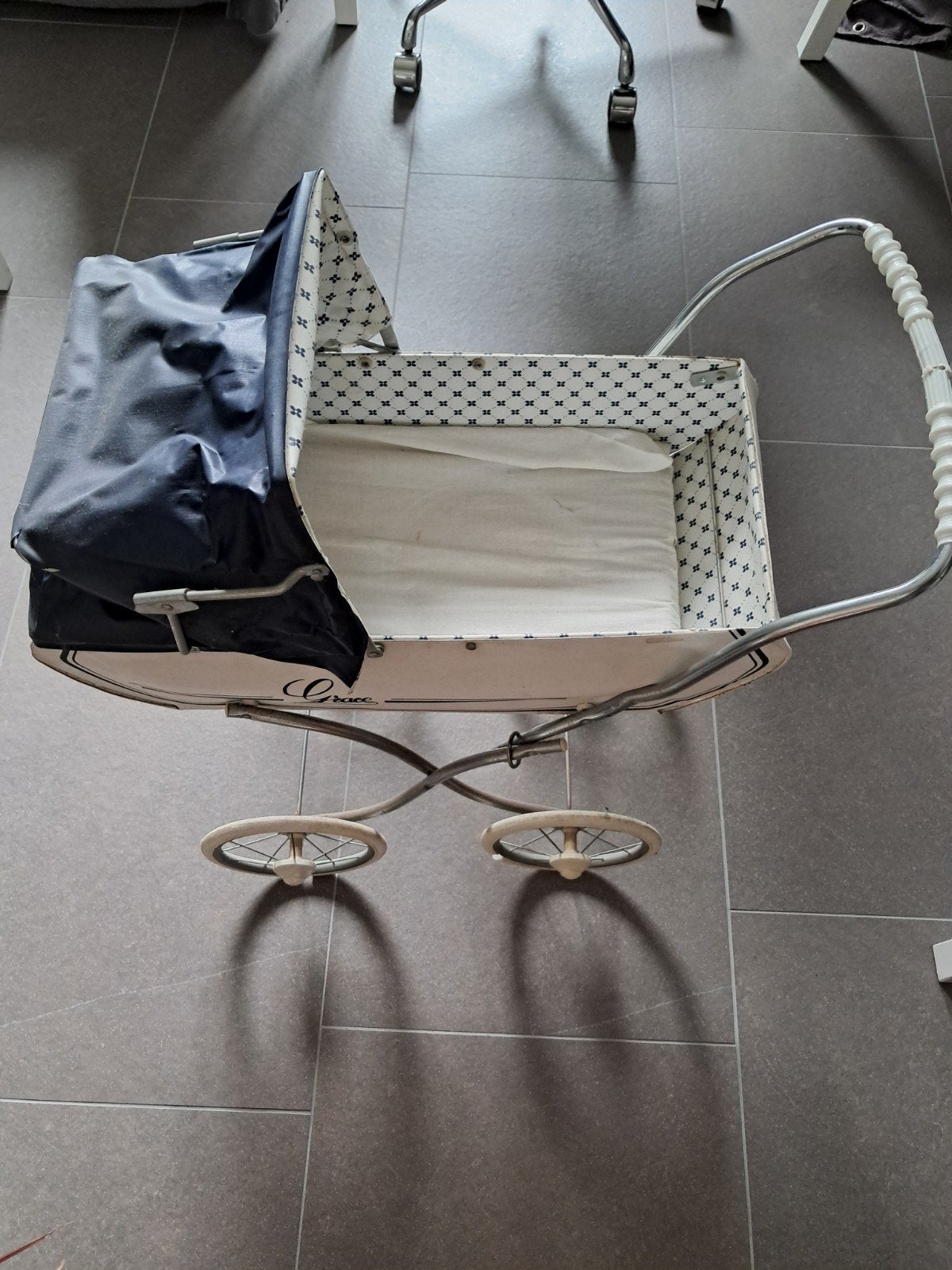 Retro poppenwagen, Kinderen en Baby's, Speelgoed | Poppen, Ophalen, Gebruikt, Babypop