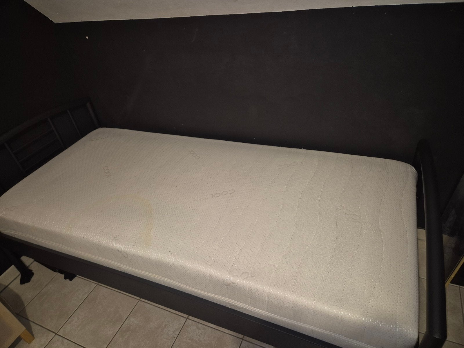 1pers Bed + Matras + lattenbodem, Ophalen