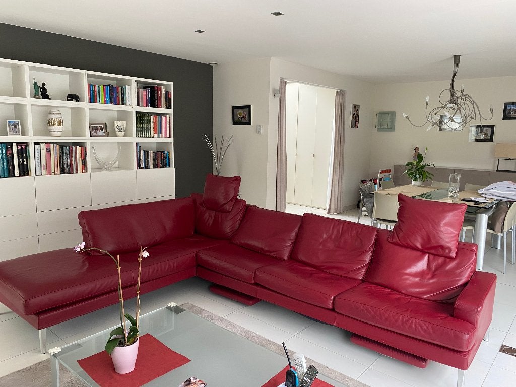 Leder hoeksalon te koop met voetsteunen, Huis en Inrichting, Zetels | Complete zithoeken, Ophalen, Zo goed als nieuw, Leer, Tijdloos, modern