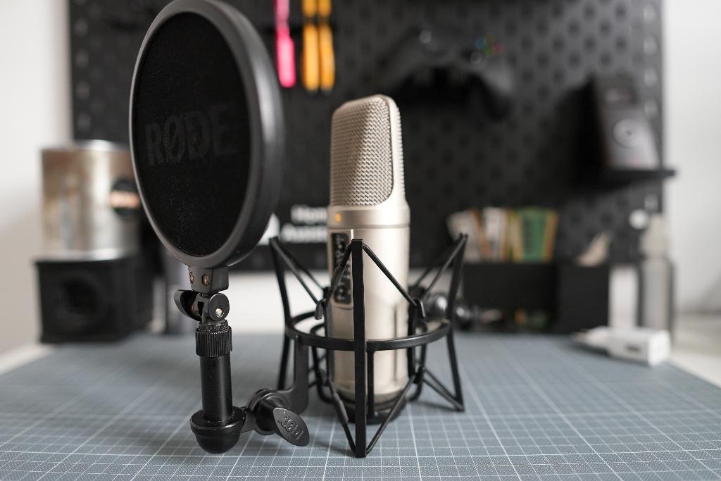 RØDE NT2-A studiocondensatormicrofoon  shockmount  popfilter, Muziek en Instrumenten, Microfoons, Gebruikt, Studiomicrofoon, Ophalen
