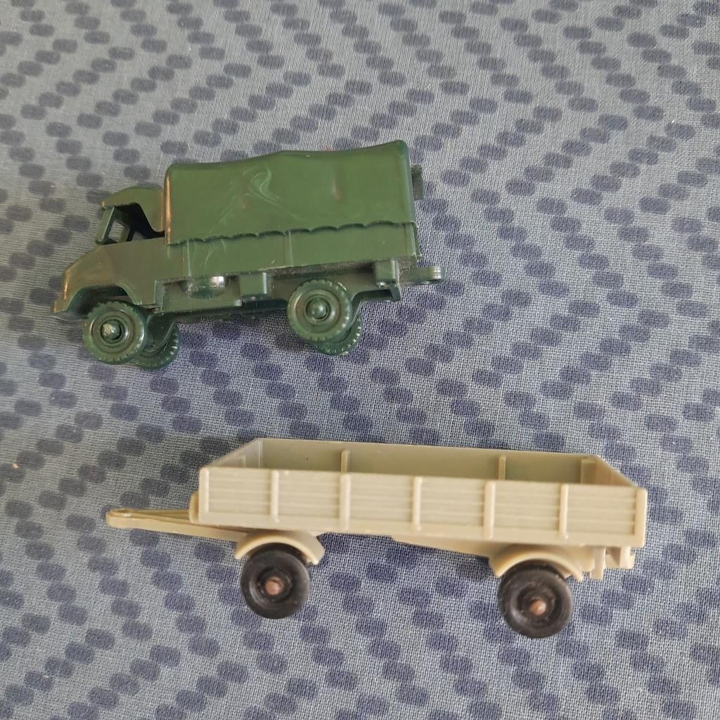 MAJORETTE e.a.:VINTAGE*SETJE 2 PLASTIC AUTO´S schaal HO*, Ophalen, Zo goed als nieuw, Bus of Vrachtwagen, Majorette