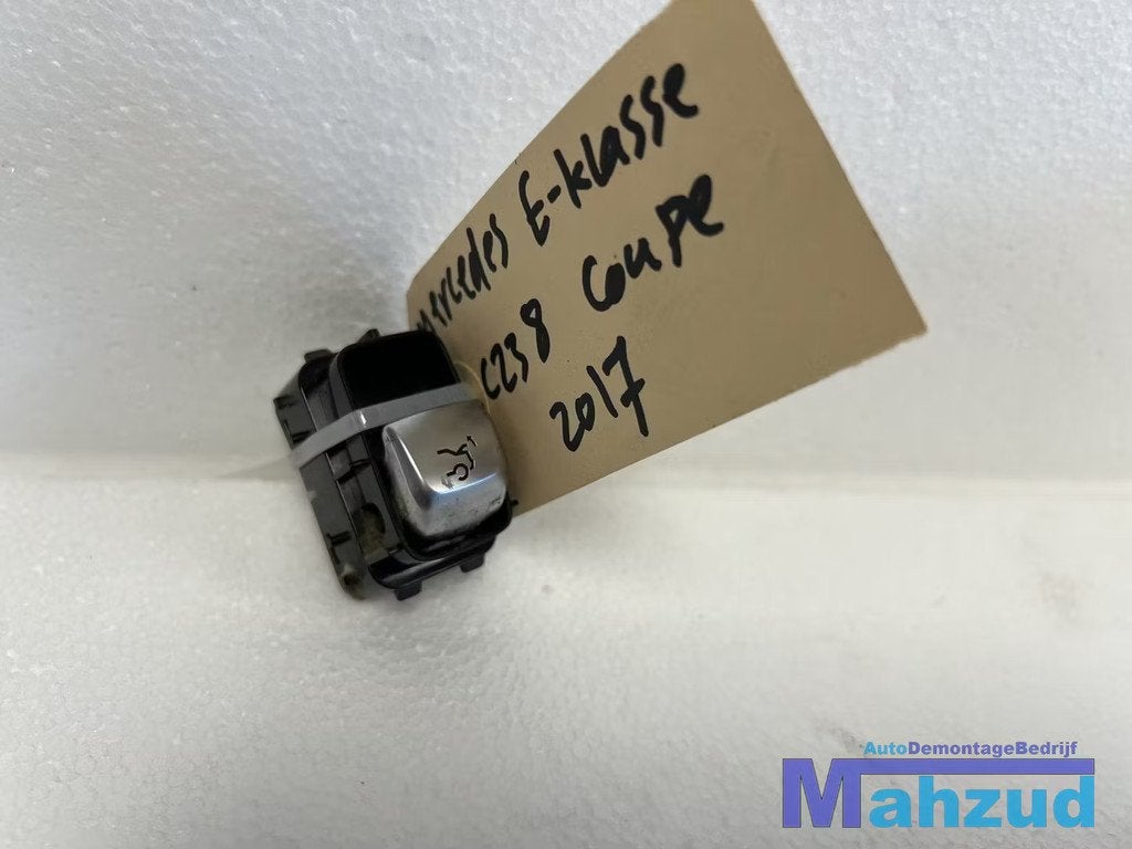MERCEDES E-klasse C238 W213 Achterklep schakelaar A222905040, Auto-onderdelen, Dashboard en Schakelaars, Gebruikt, Mercedes-Benz AG