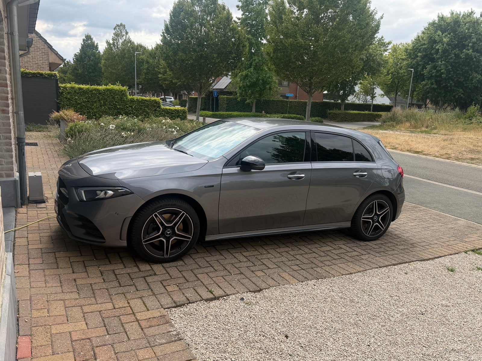 Mercedes a250e, Autos, Mercedes-Benz, Particulier, Classe A, ABS, Caméra de recul, Airbags, Air conditionné, Alarme, Android Auto