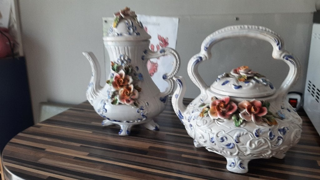 Porseleinen theepot& schenkkan italiaans, Antiek en Kunst, Antiek | Porselein, Ophalen