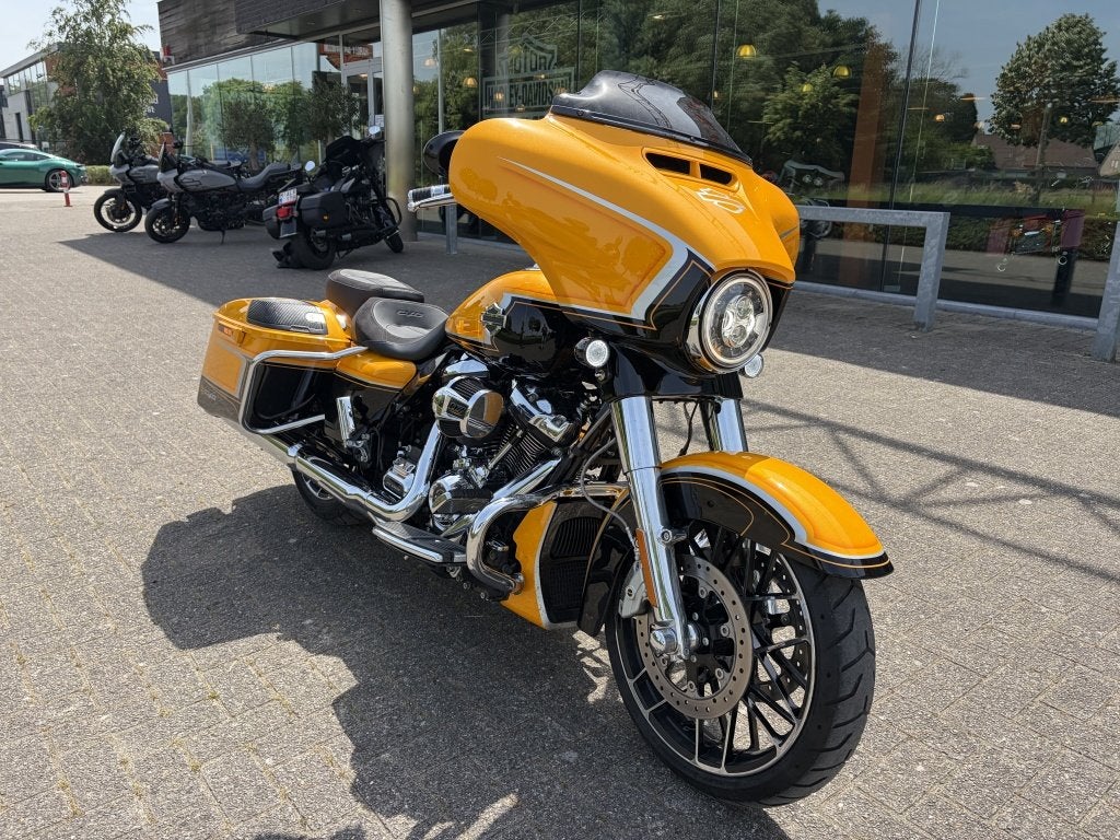 Harley-Davidson CVO Street Glide met 12 maanden waarborg, Motos, Occasion, 1923 cm³, Autre, Manuelle