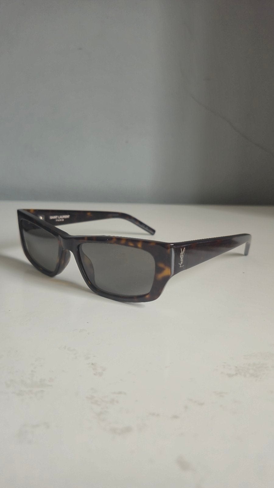 Lunettes de soleil Saint Laurent, Autres marques, Enlèvement ou Envoi, Comme neuf, Brun