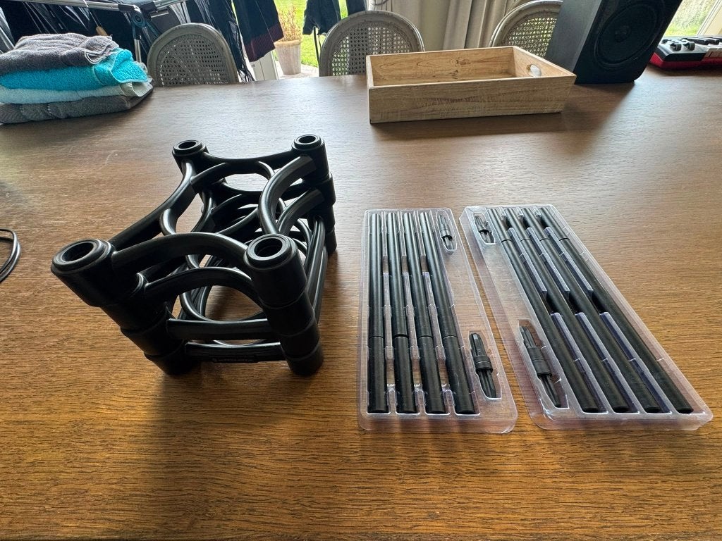 Supports d'écran IsoAcoustics ISO-L8R130, lot de 2, TV, Hi-fi & Vidéo, Enceintes, Enlèvement ou Envoi, Comme neuf, Autres types