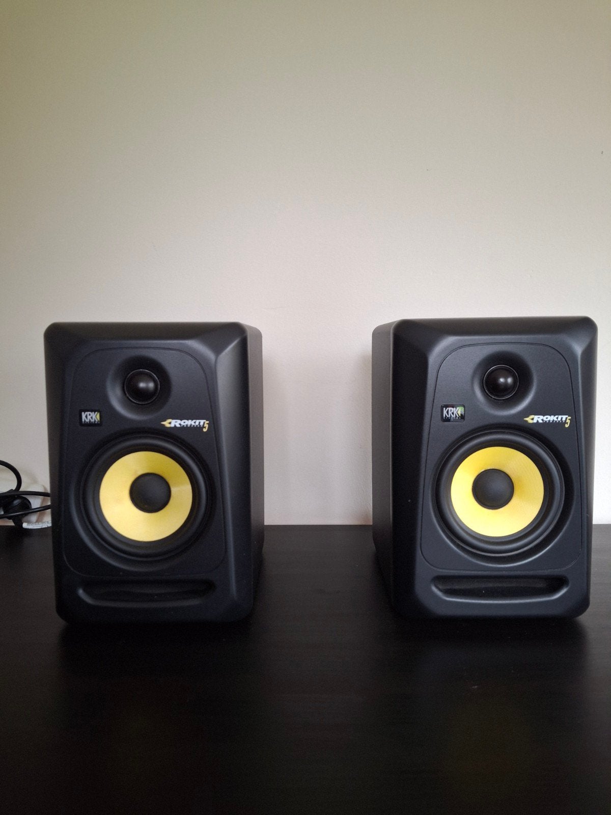 KRK 5, TV, Hi-fi & Vidéo, Moniteur de studio, Câbles inclus, Comme neuf, KRK