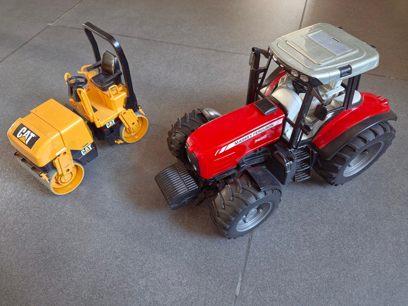 speelgoed tractor en bobcat, Kinderen en Baby's, Ophalen of Verzenden