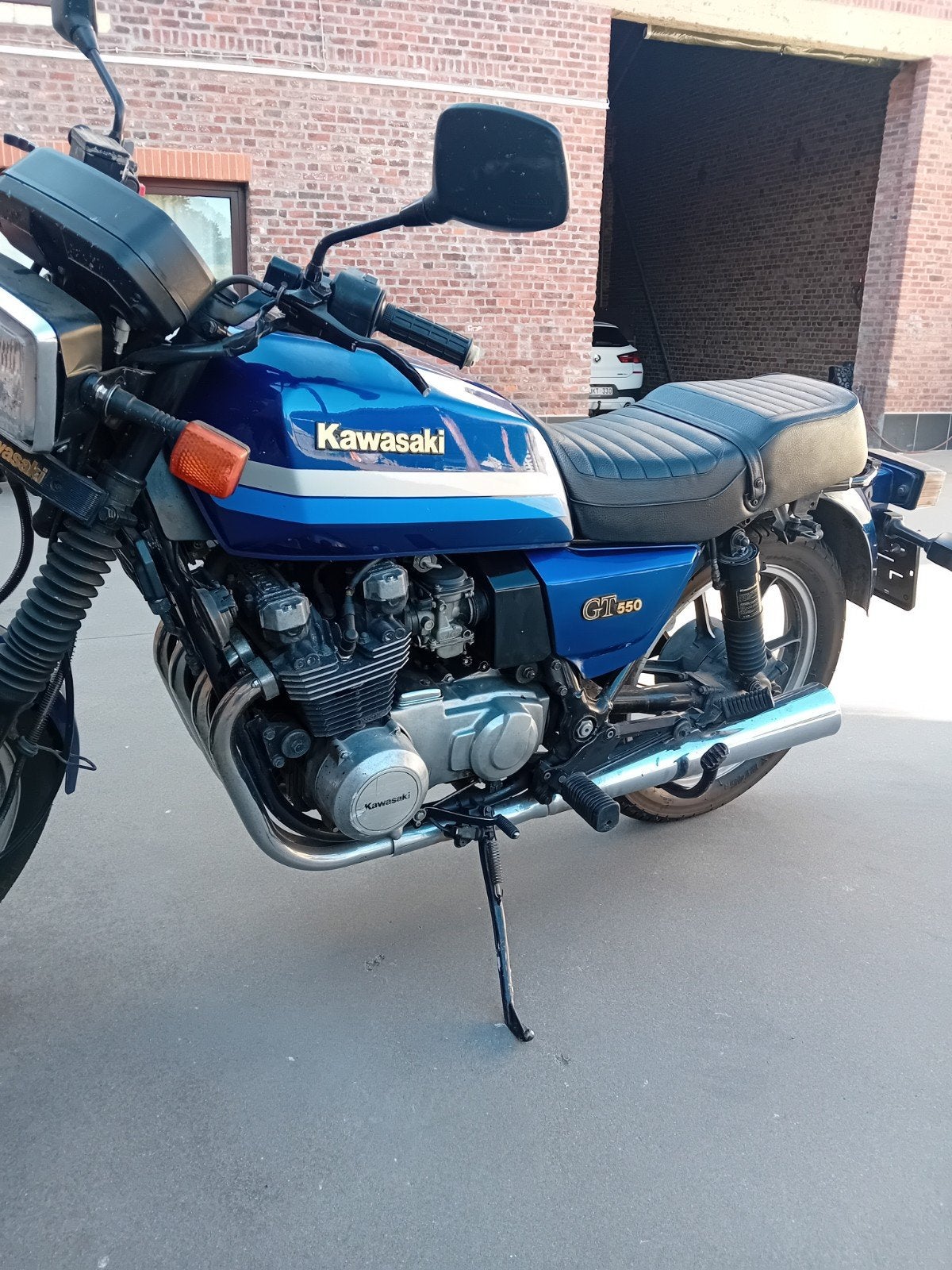 av moto kawasaki GT 550, Motoren, Bedrijf, 4 cilinders