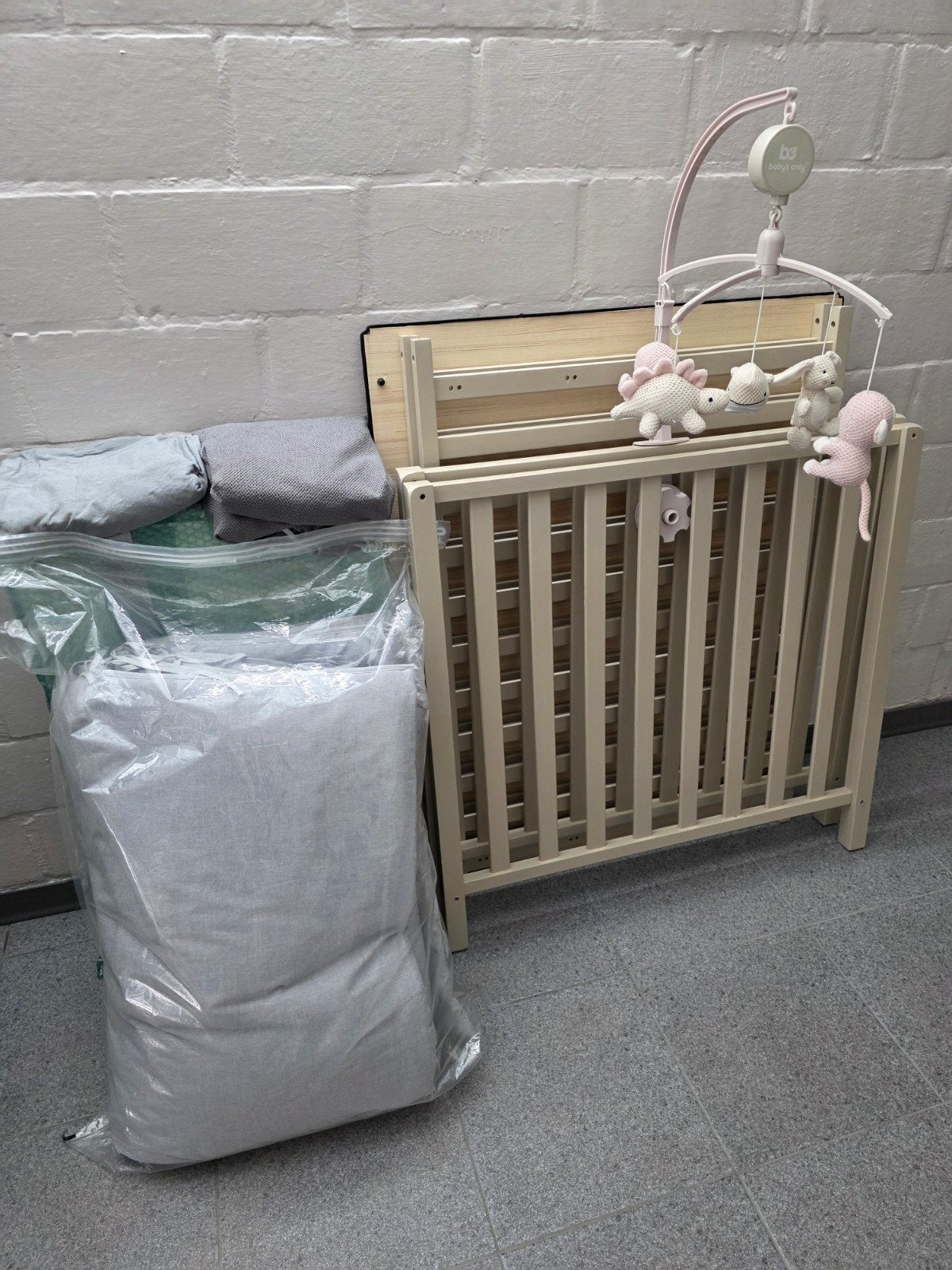 Bebies Babypark 'Sarah Clay'
75cmx95cm
Totaalpakket, Kinderen en Baby's, Ophalen