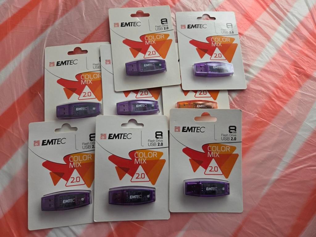Nieuwe USB-sticks 8GB – EMTEC Color Mix USB 2.0, Informatique & Logiciels, Clés USB, Enlèvement ou Envoi