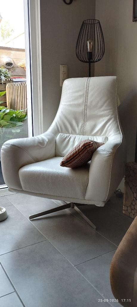 Witte , kunstlederen relax zetel, 360 graden draaibaar, Ophalen, Gebruikt, 75 tot 100 cm, Leer