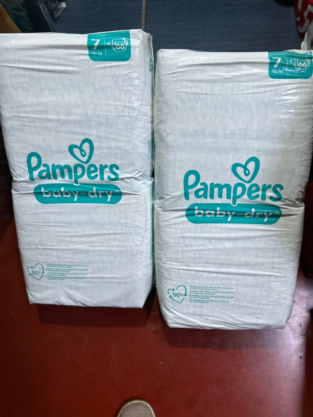 Pampers nummer 7, 2 pakjes van 66 luiers 25€, Kinderen en Baby's, Ophalen, Zo goed als nieuw
