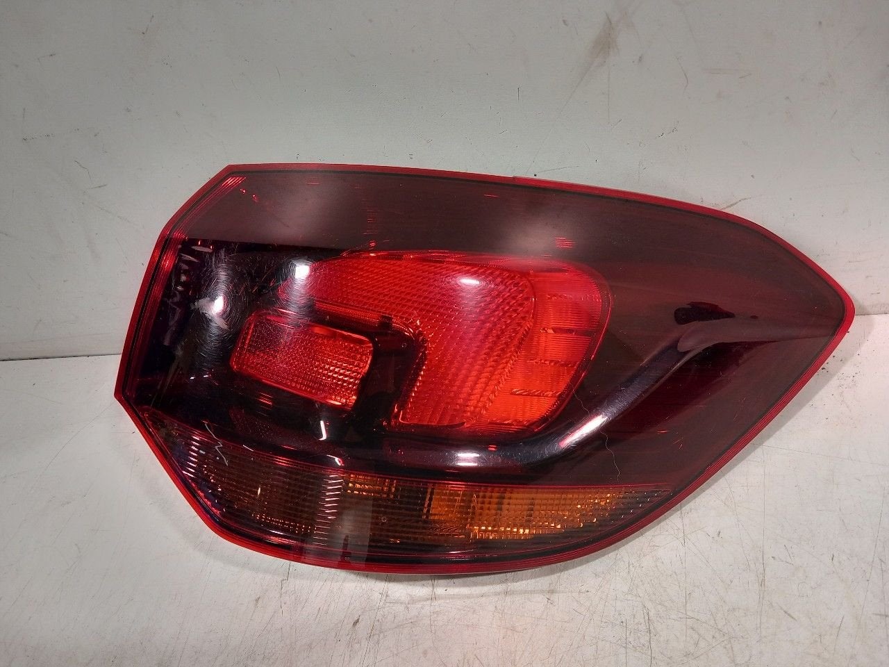 Achterlicht carrosserie rechts Opel Astra, Onderdelen@venauto.nl, Van der Ven Autorecycling B.V., Ettenseweg 76, 4706 PB Roosendaal, The Netherlands