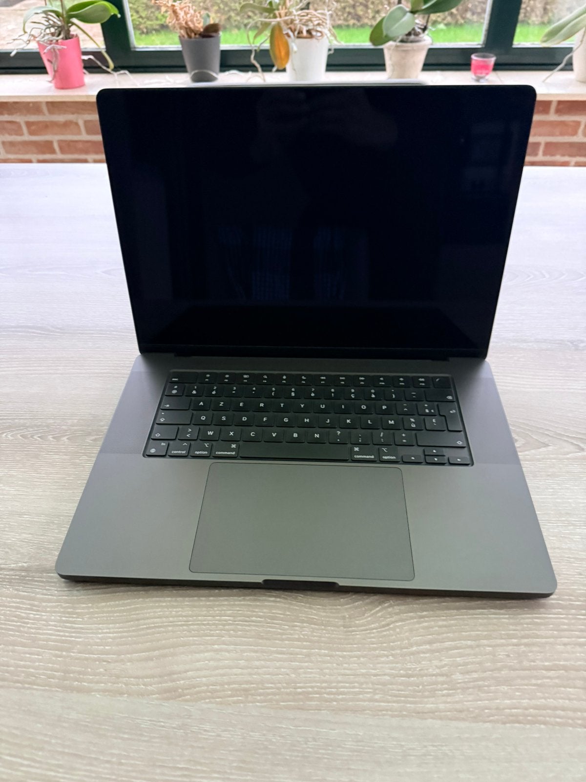 MacBook Pro 16- M3 Pro 2023 zwart Azerty( Baterij 100%), Computers en Software, 512 GB, Zo goed als nieuw, 16 inch, Azerty