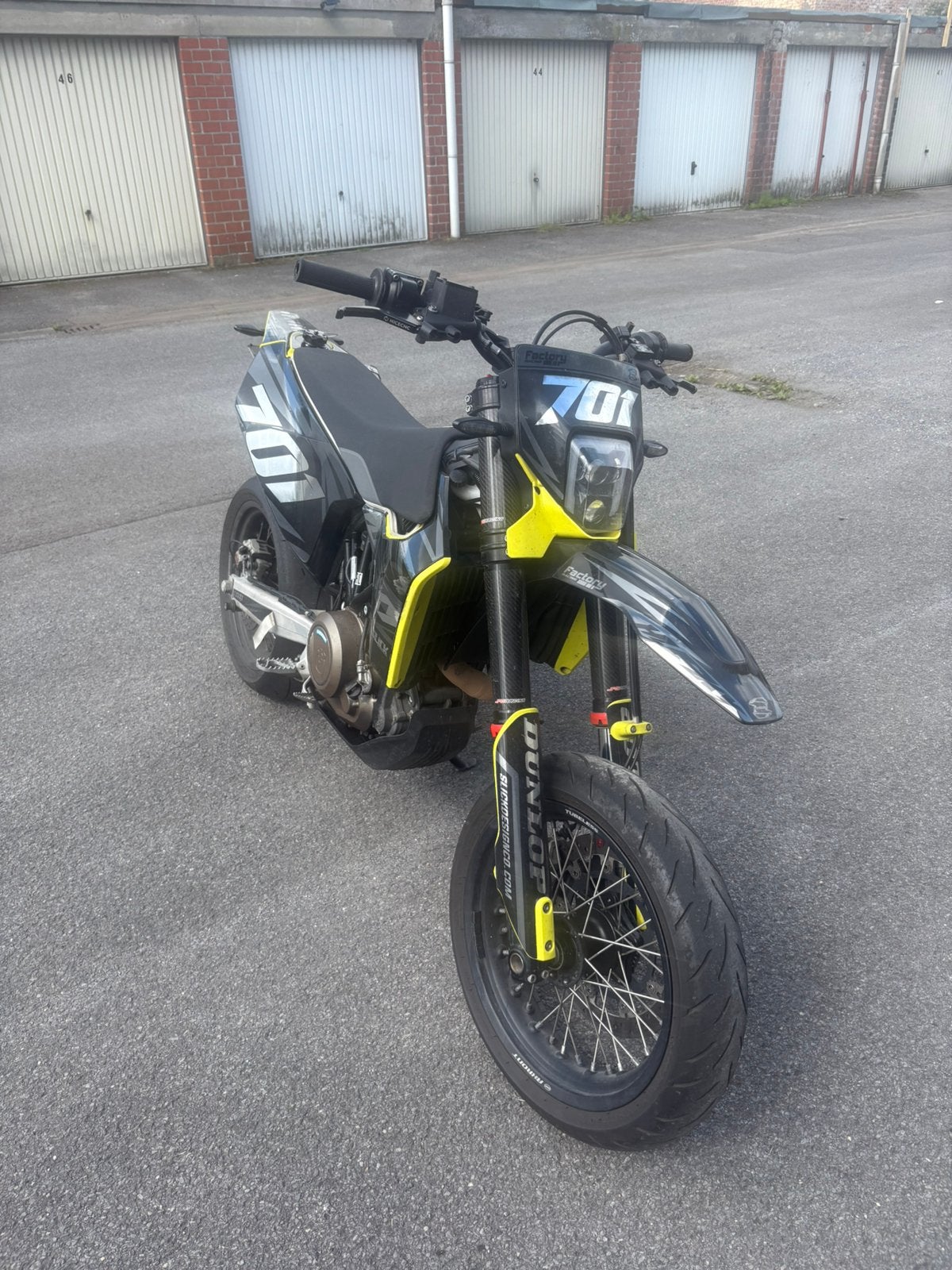 husqvarna 701 2023, 693 cc, Occasion, Minimaal motorrijbewijs A2, Handgeschakeld