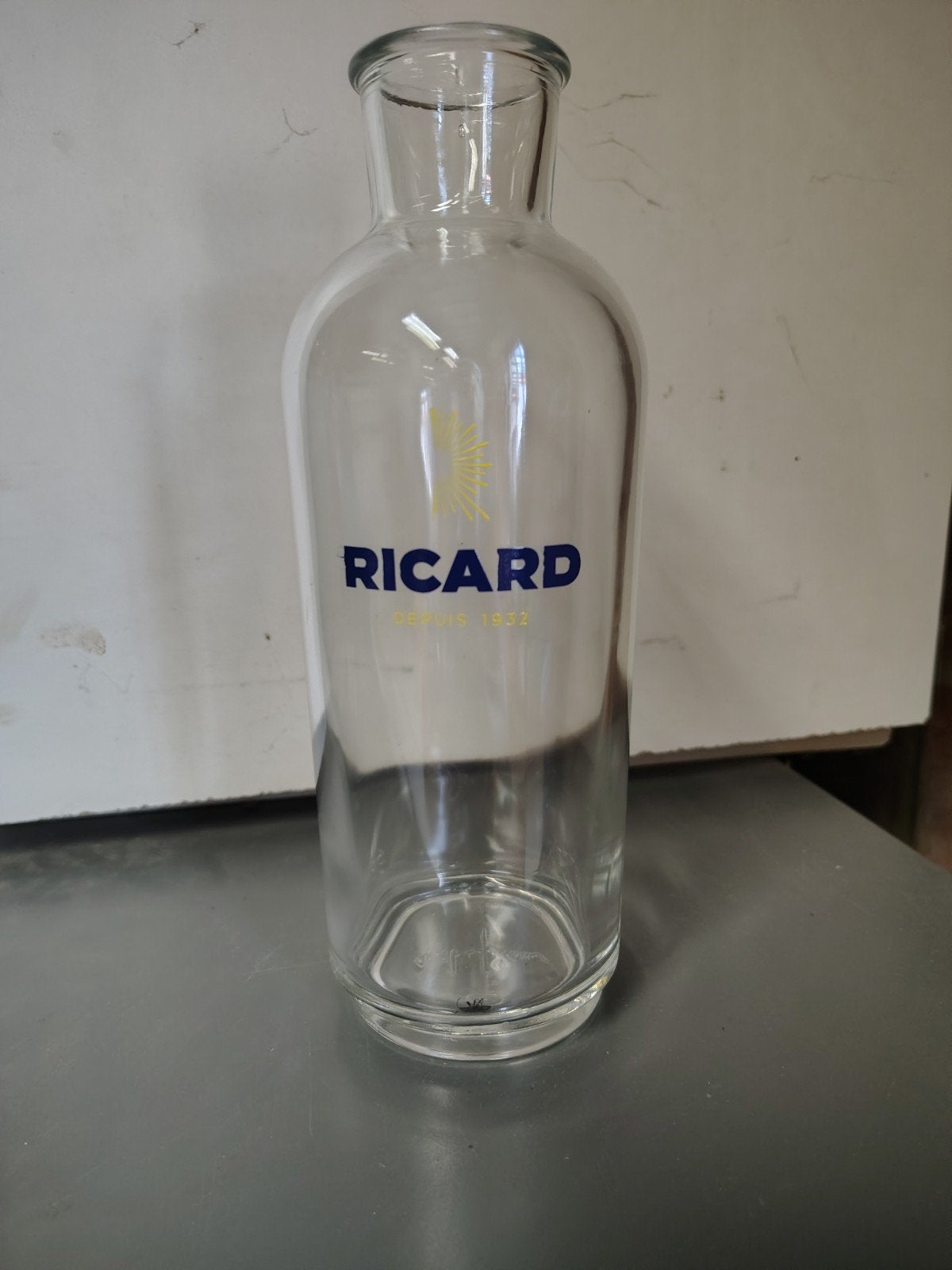 Bouteille en verre Ricard, Enlèvement