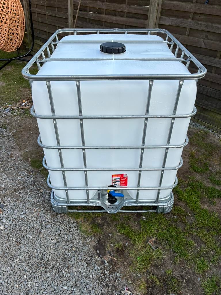 Ibc vat/water vat 1000 l of gegalvaniseerd onderstel, Ophalen, Zo goed als nieuw