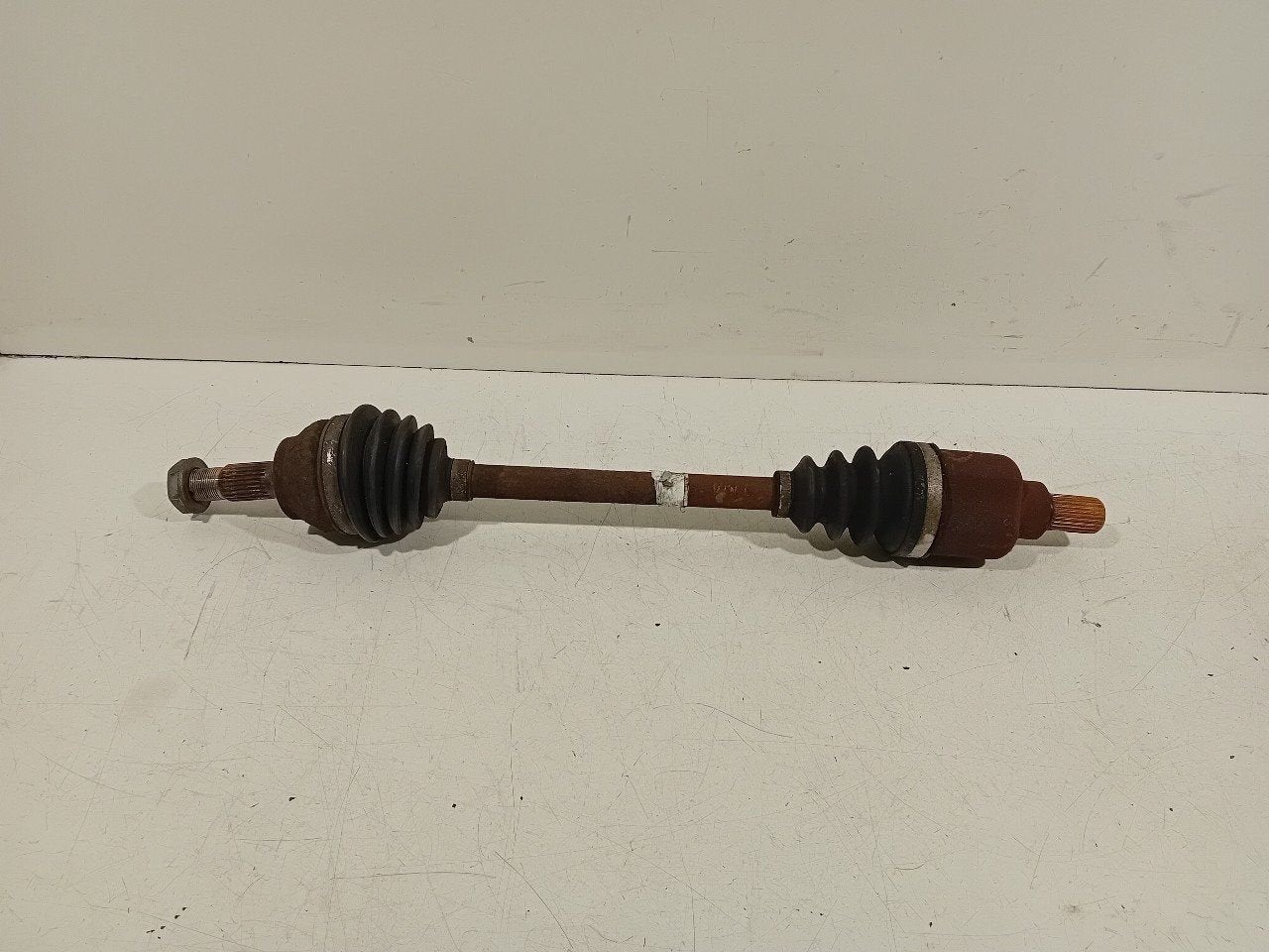 Aandrijfas links voor Peugeot 207, Onderdelen@venauto.nl, Van der Ven Autorecycling B.V., Ettenseweg 76, 4706 PB Roosendaal, The Netherlands