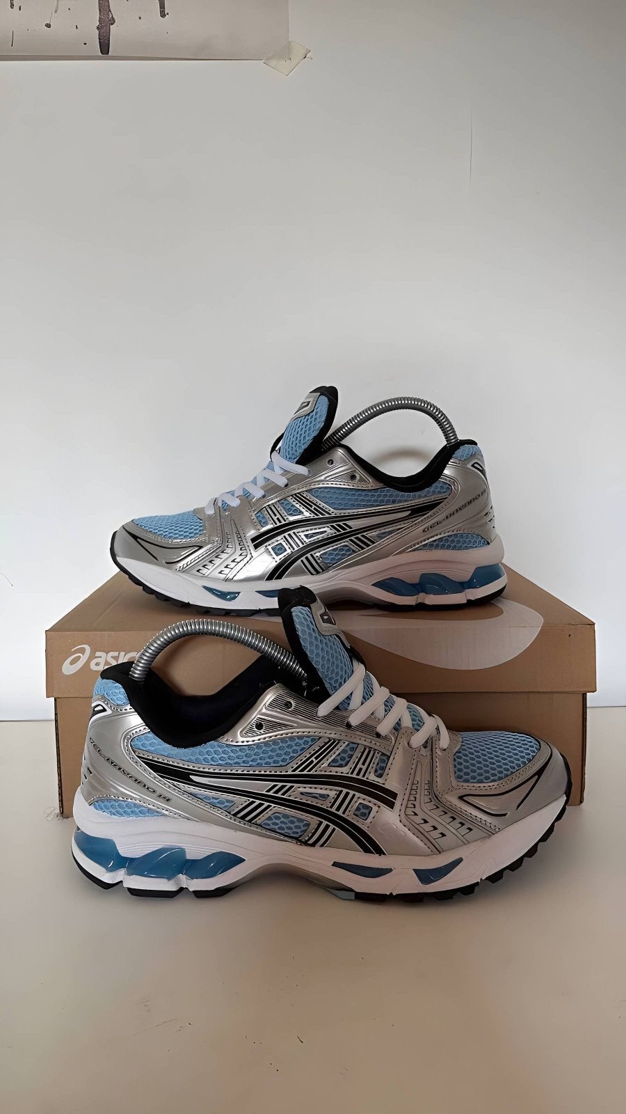Asics bleu, Sport en Fitness, Loopsport en Atletiek, Ophalen of Verzenden, Nieuw, Hardloopschoenen, Asics