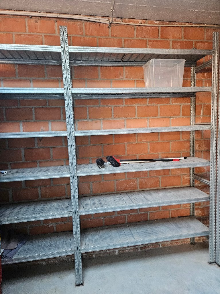 Galva magazijn rekken Almasy, Ophalen