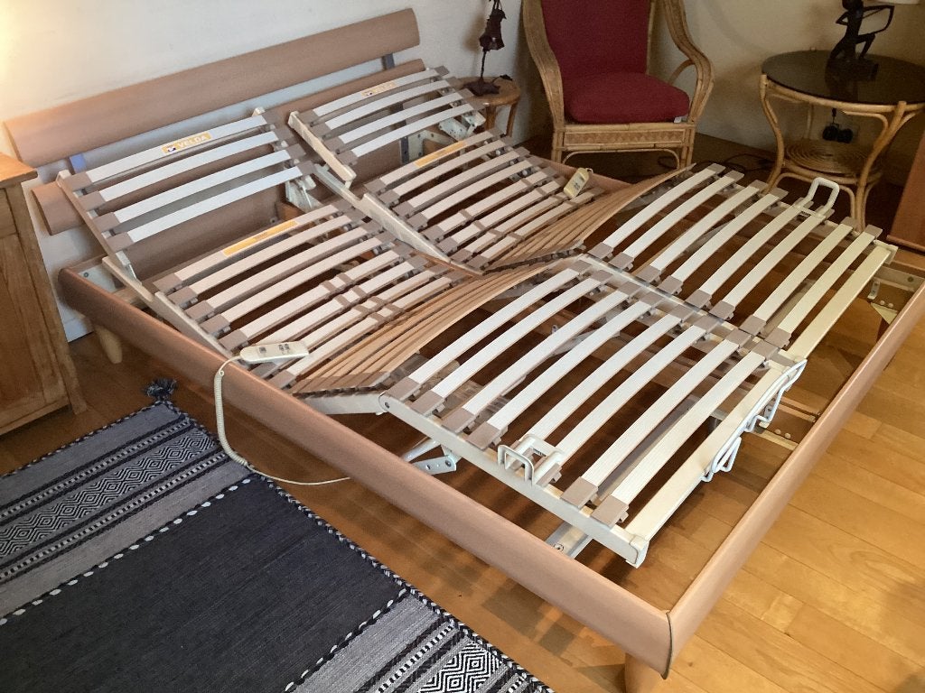 Lit mécanisé avec 2 sommiers électriques et 2 matelas, Matelas, Comme neuf, Enlèvement, 200 cm