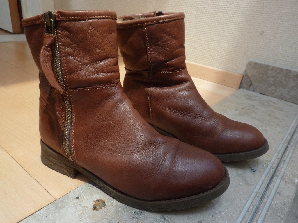 Bottines en cuir taille 35 - comme neuves, Enfants & Bébés, Vêtements de bébé | Chaussures & Chaussettes, Enlèvement, Fille, Bottines