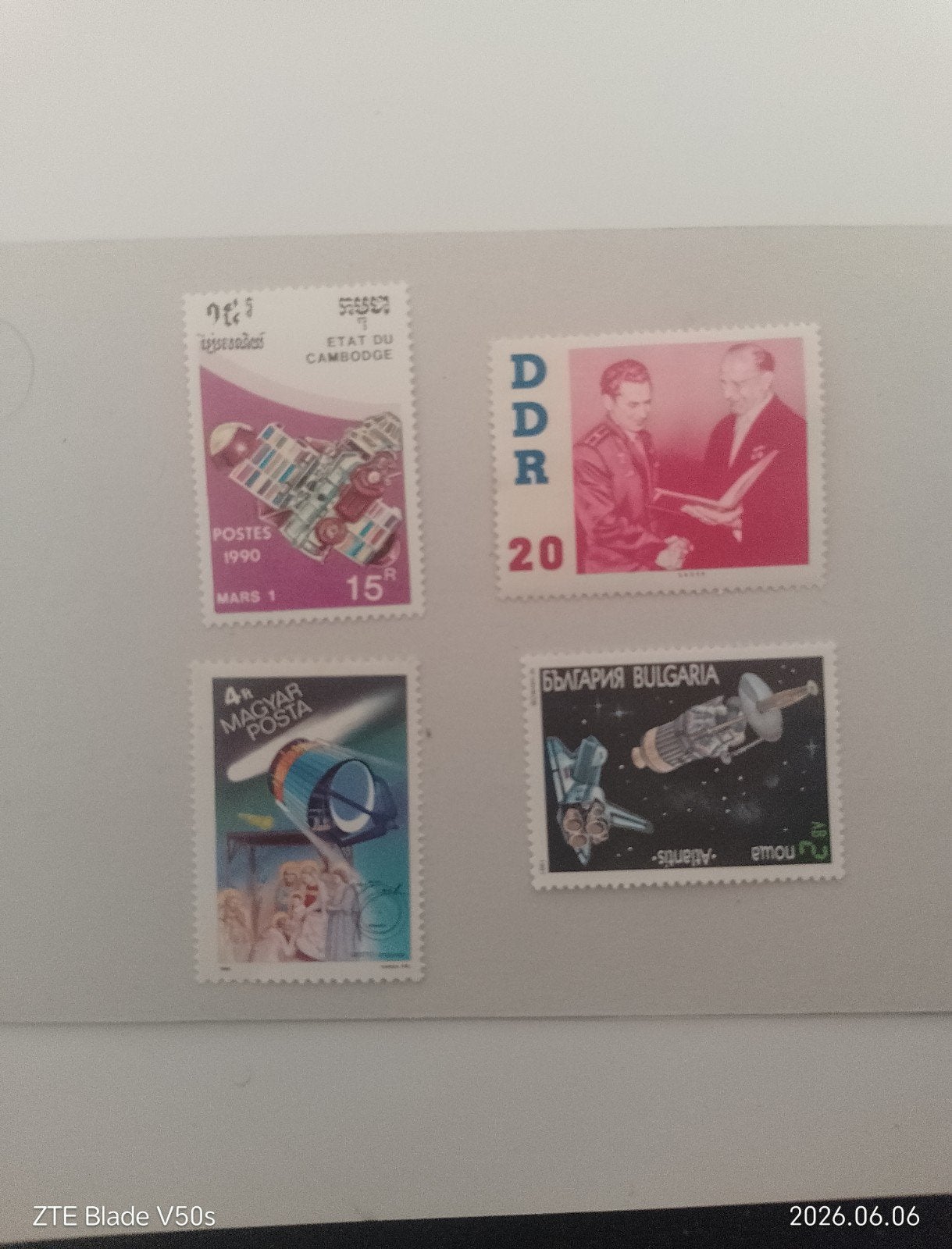 4 timbres-poste, Enlèvement ou Envoi