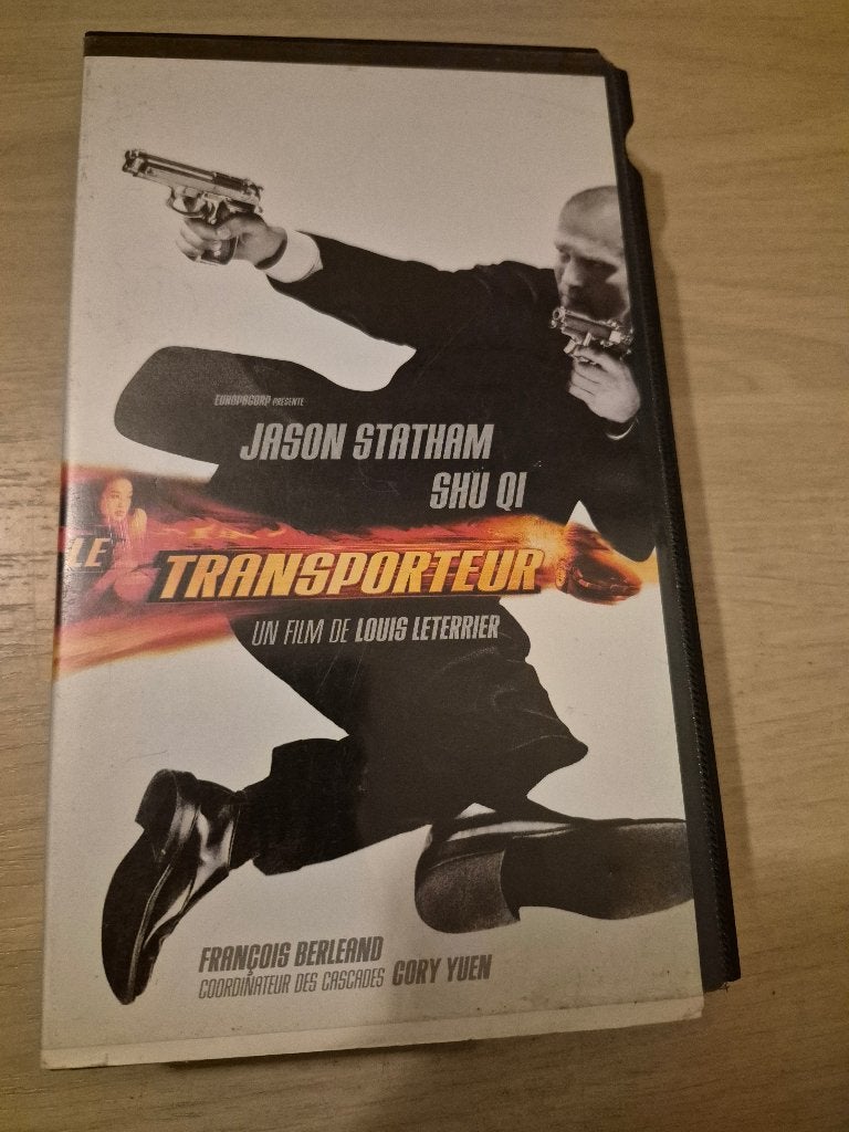 k7 vhs Le Transporteur, Cd's en Dvd's, Ophalen of Verzenden, Zo goed als nieuw, Actie en Avontuur, Frans