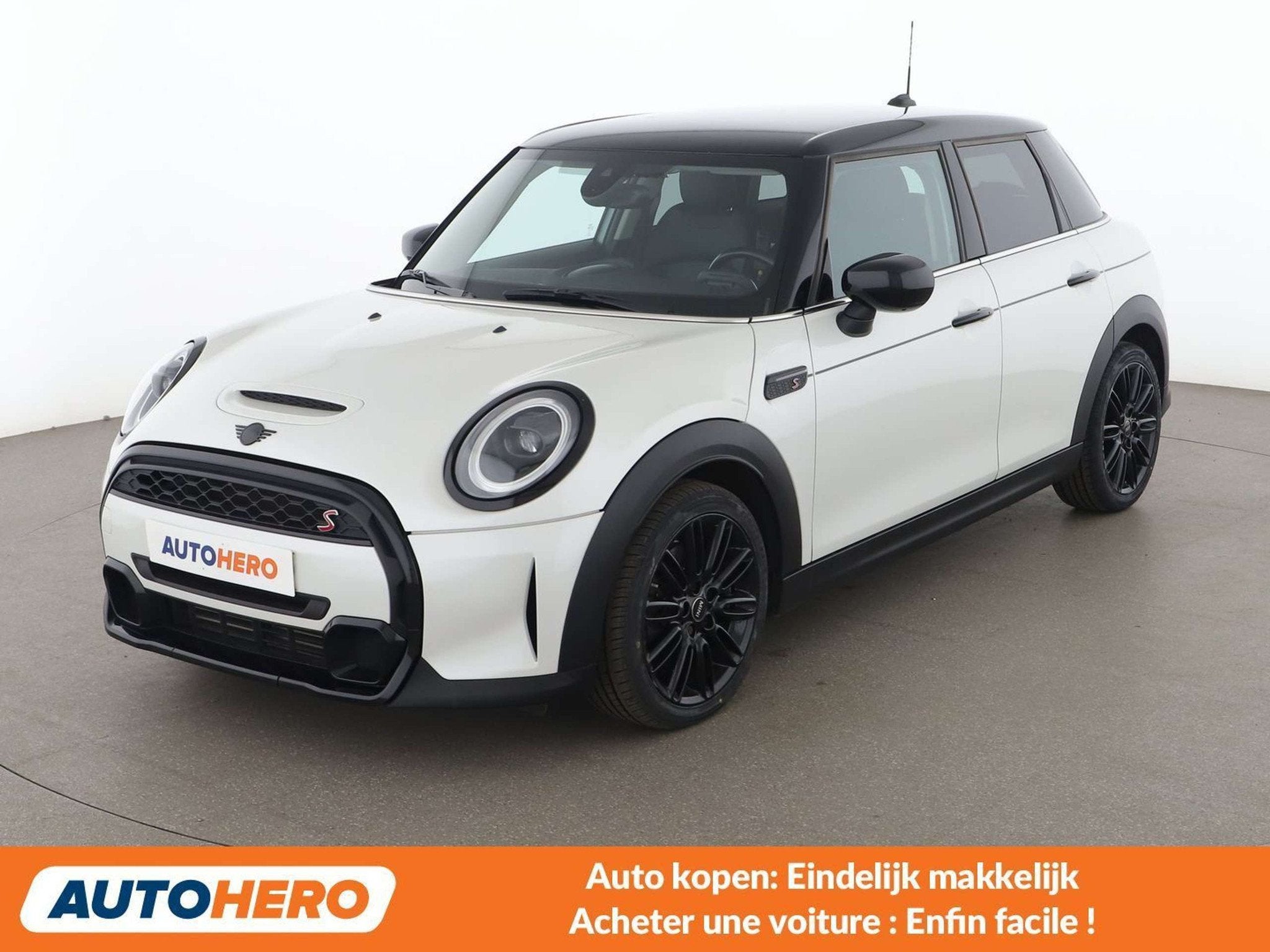 MINI Cooper S Cooper S Essential Trim (automatique), Cuir, Autres carburants, 131 kW, Noir