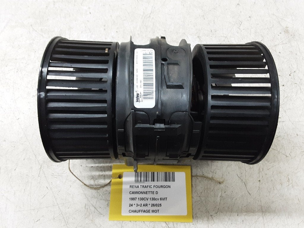 RADIATEUR MOTEUR Trafic (1FL / 2FL / 3FL / 4FL) (N169416C), Renault, Utilisé, Peter-Huppertz-Straße 5
51063  Köln, DE, Dialog.deutschland@renault.de